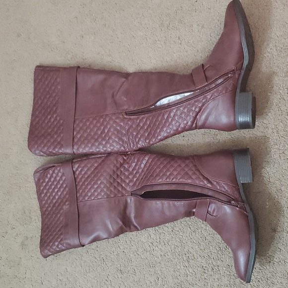 Knee High Boots - Picture 5 of 7